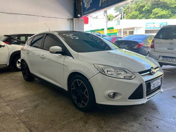 FORD FOCUS 2.0 TITANIUM SEDAN 16V FLEX 4P AUTOMÁTICO